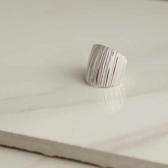 SoldOut11thStreet - Picture 4 of 8